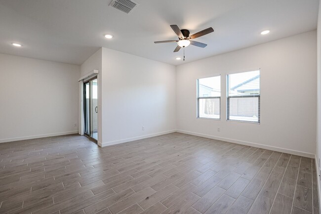 Building Photo - 4 Bedroom in Ambra Gated Community