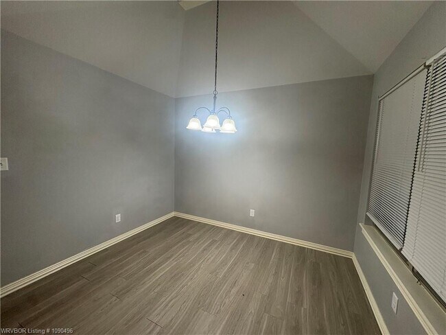 Foto del edificio - 1103 Springhill Rd
