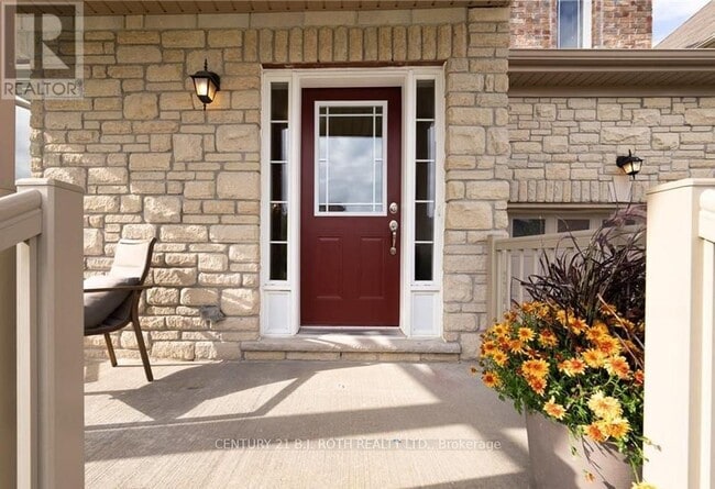 Building Photo - 67 Megan Crescent