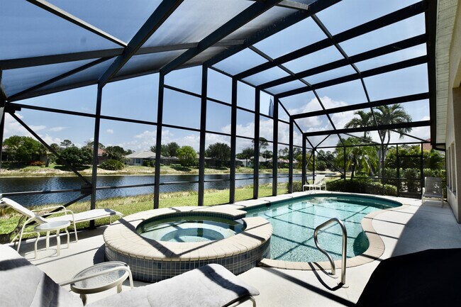 Foto del edificio - 6444 Autumn Woods Blvd