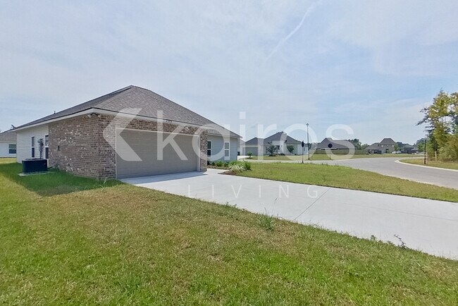 Foto del edificio - 22834 Balsam Dr