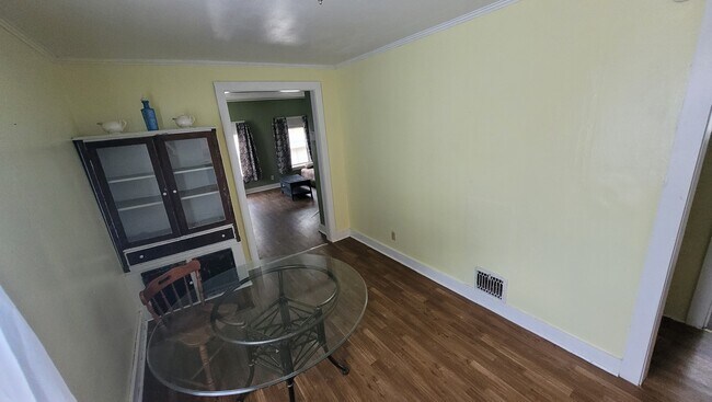 Dining Room (Photo #2) - 8 E Clinton St