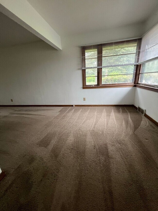 Foto del edificio - 2 Bedroom 1 Bath Single Family Home Available!