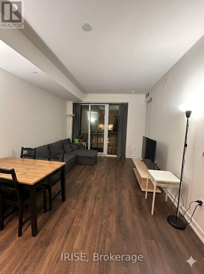 Photo du bâtiment - 158 Front St E