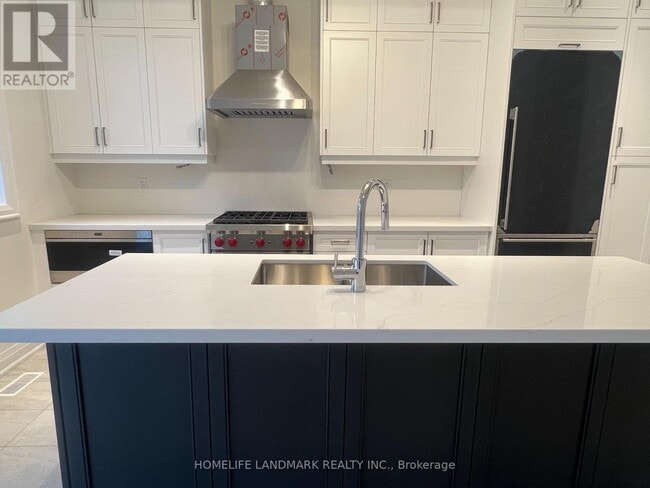 Building Photo - 20 Gardeners Ln