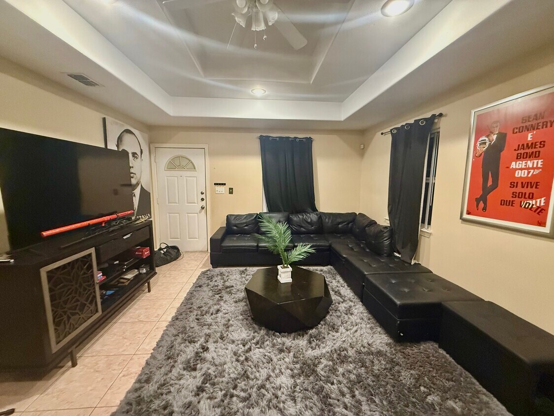 Foto principal - 1803 W Bronze St