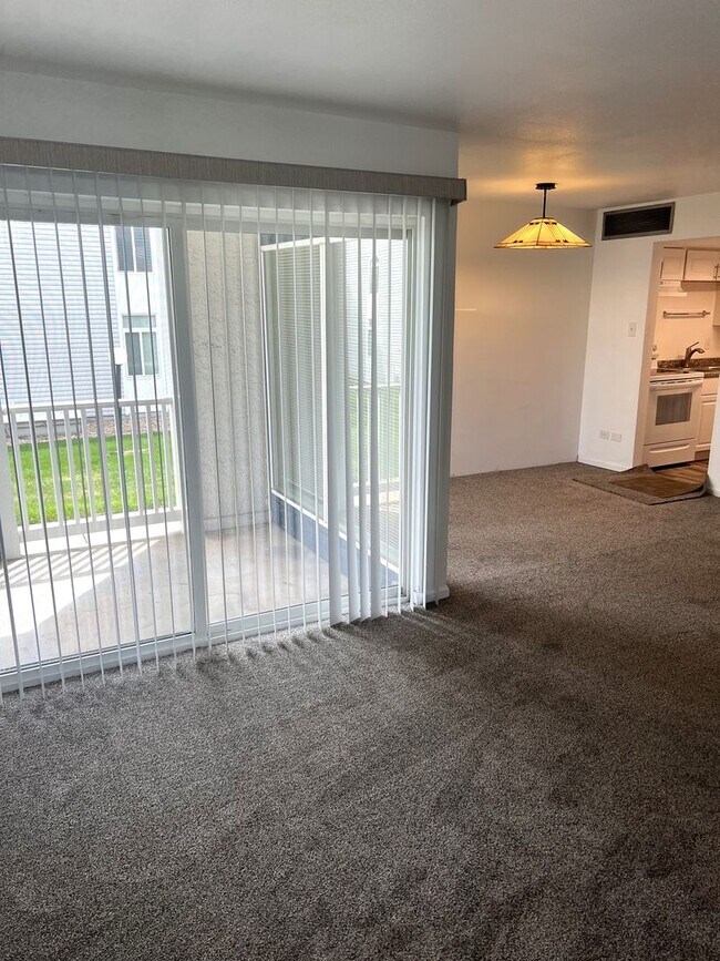 Building Photo - BEAUTIFUL APARTMENT!!! GREAT LOCATION!!