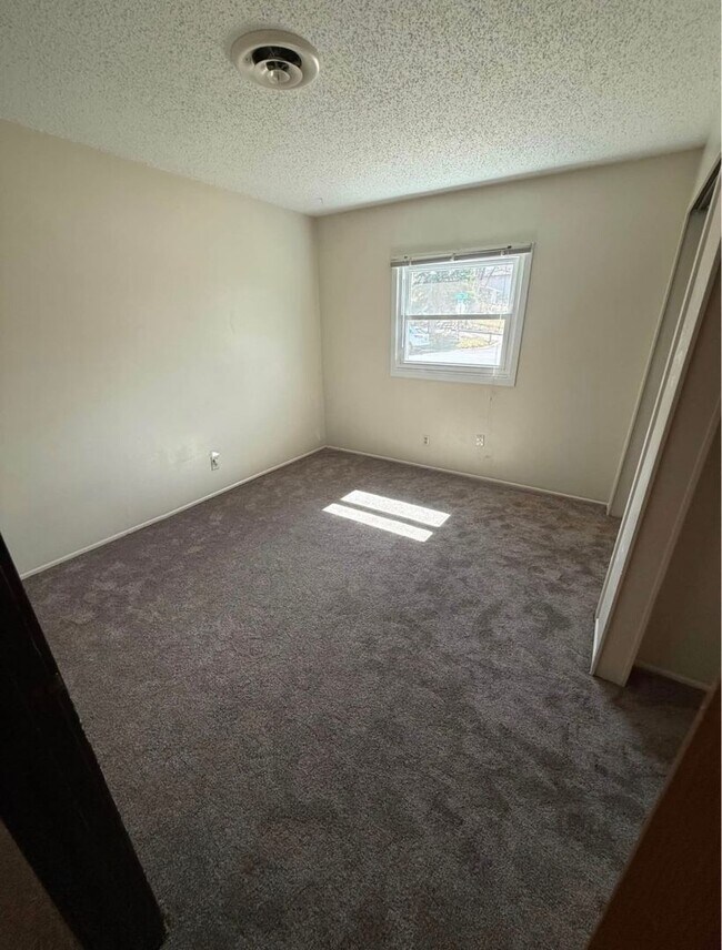Building Photo - Spacious 5 Bedroom Home in South Fort Collins with Beautiful Views!