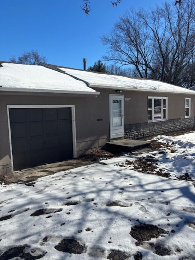 Foto del edificio - 3 Bedroom, 1 Bathroom in Kansas City