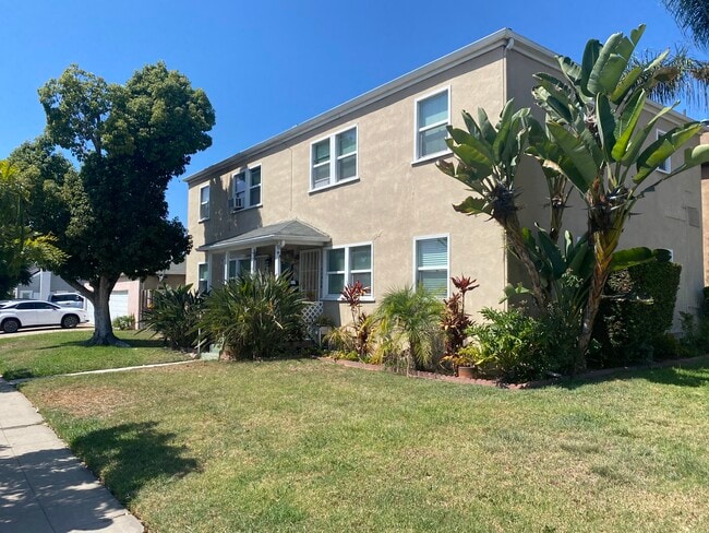 Building Photo - 3088 Meade Ave