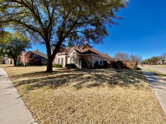 Building Photo - 5507 Stonehenge Dr