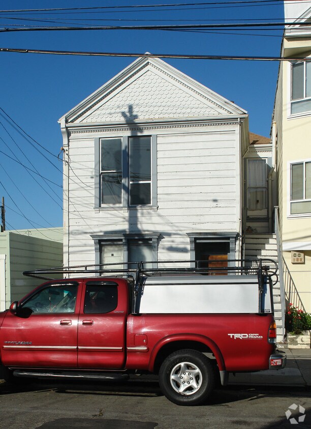 Building Photo - 371 5th Ave