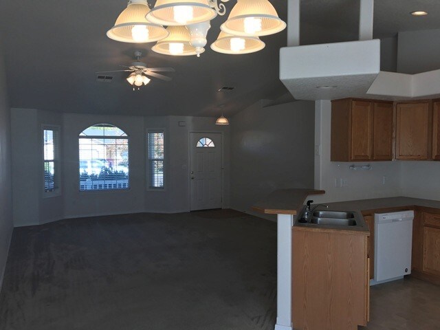 Building Photo - 13789 Mariposa St