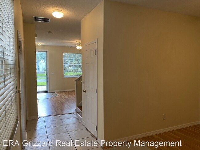 Building Photo - 3 br, 2.5 bath House - 13033 Center Square Dr