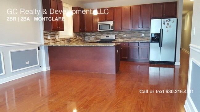 Foto del edificio - 6619 W Belmont Ave
