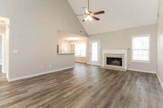 Building Photo - 215 Trelawney Pl