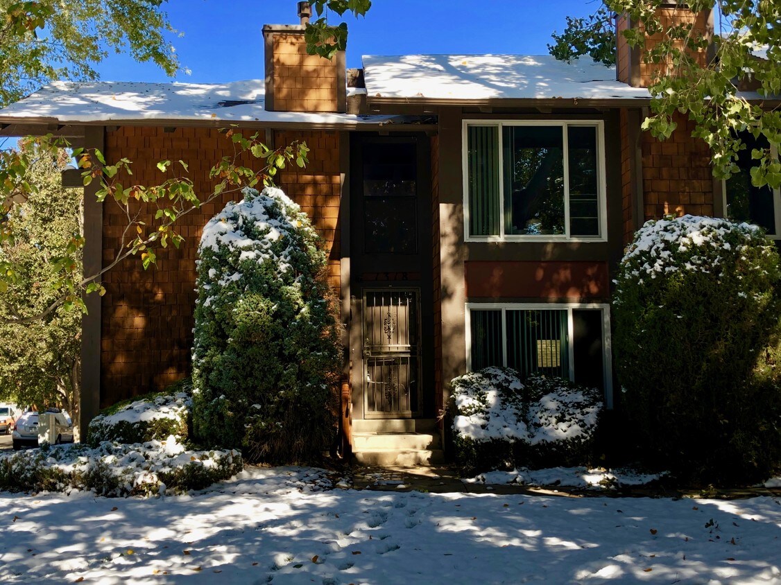 1318 S Crystal Way, Aurora, CO 80012 Townhome Rentals in Aurora CO