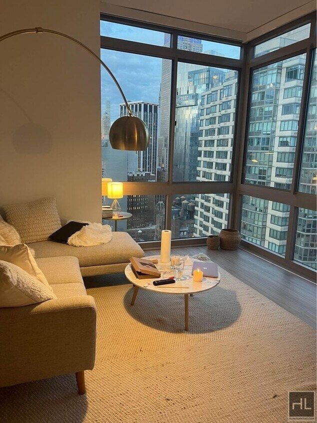 Foto del edificio - SIXTH AVENUE