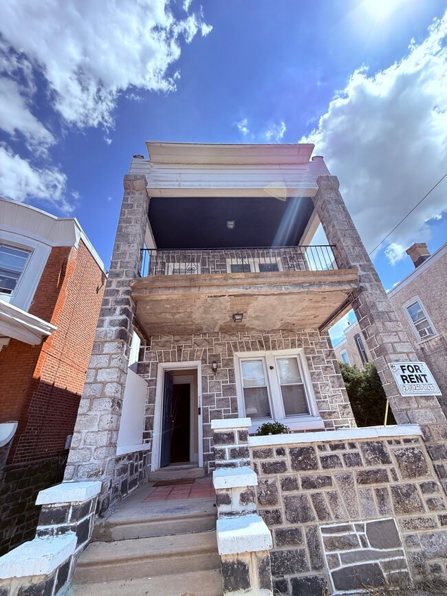 FRONT - 425 N Simpson St