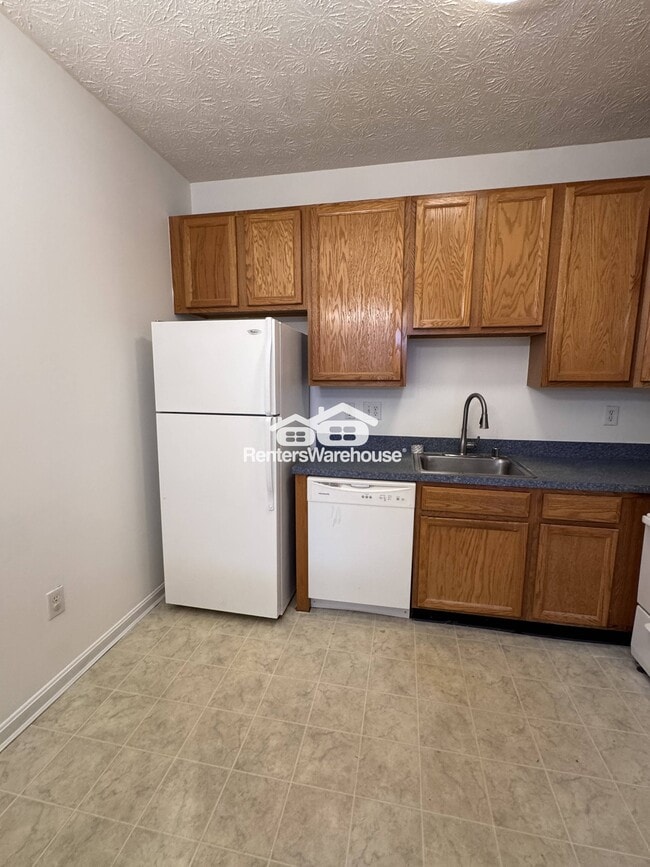 Building Photo - 8077 Brookstone Ct