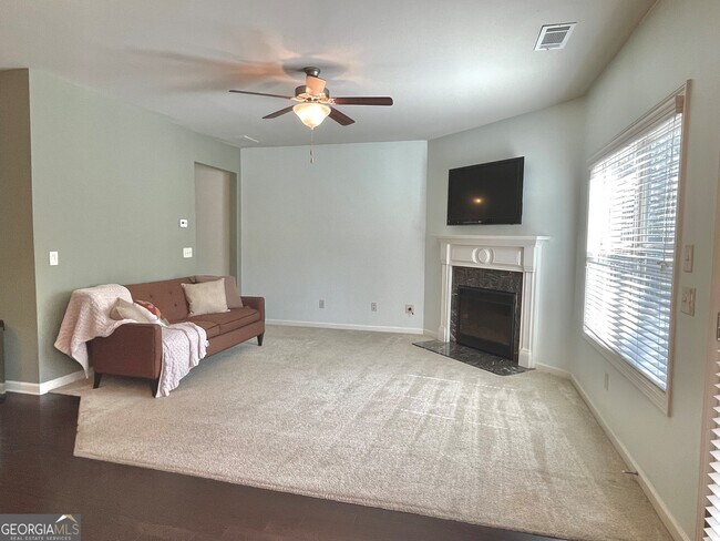 Building Photo - 2065 Black Pebble Cir
