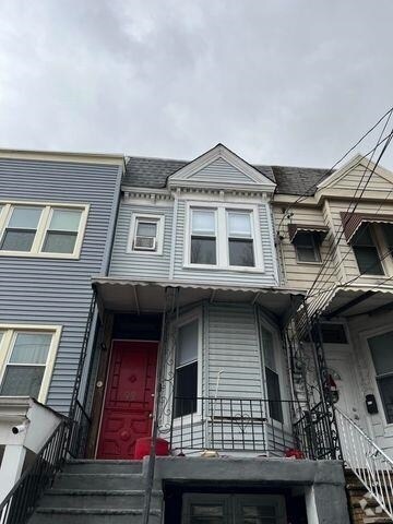 Building Photo - 99 Orient Ave