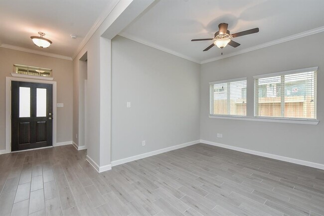 Building Photo - 11107 Bluewater Lagoon Cir