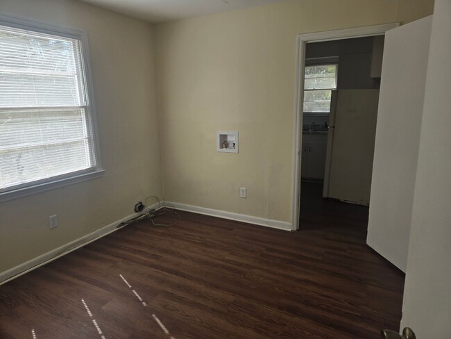 Building Photo - Cozy 3 Bedroom/1 Bath Duplex in Lowndes Co...