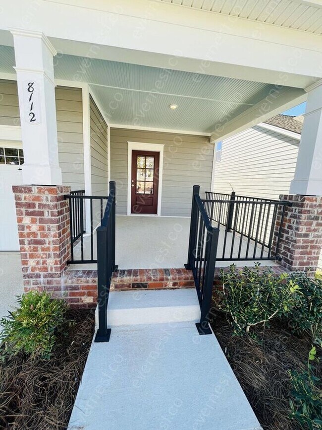 Foto del edificio - 4-Bedroom, 2.5-Bathroom Home with Modern A...