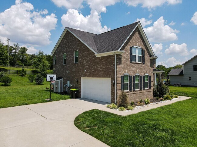 Foto del edificio - **RARE, EXECUTIVE HOME ON OVER HALF AN ACRE IN WILLIAMSON COUNTY BRENTWOOD ZONED FOR BRENTWOOD MI...