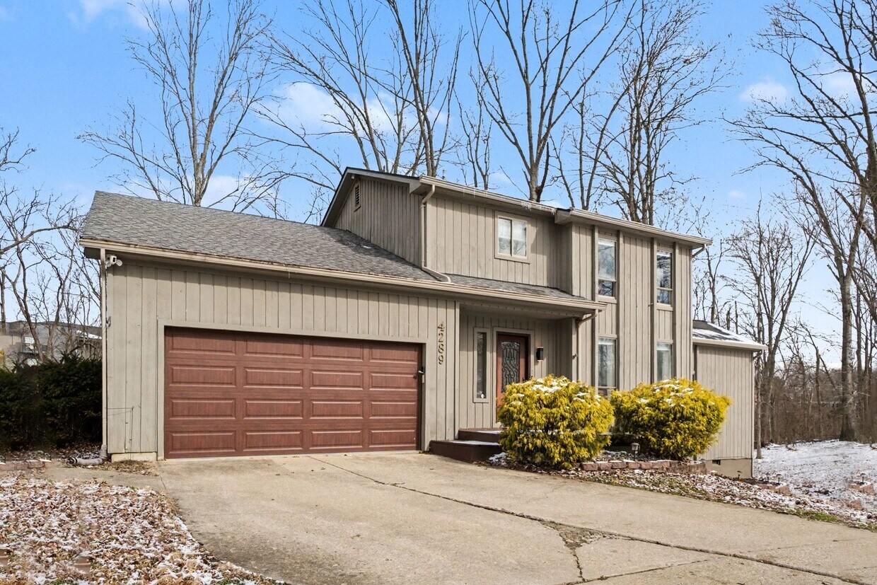 Spacious Batavia Retreat with Indoor Pool! - Spacious Batavia Retreat with Indoor Pool!