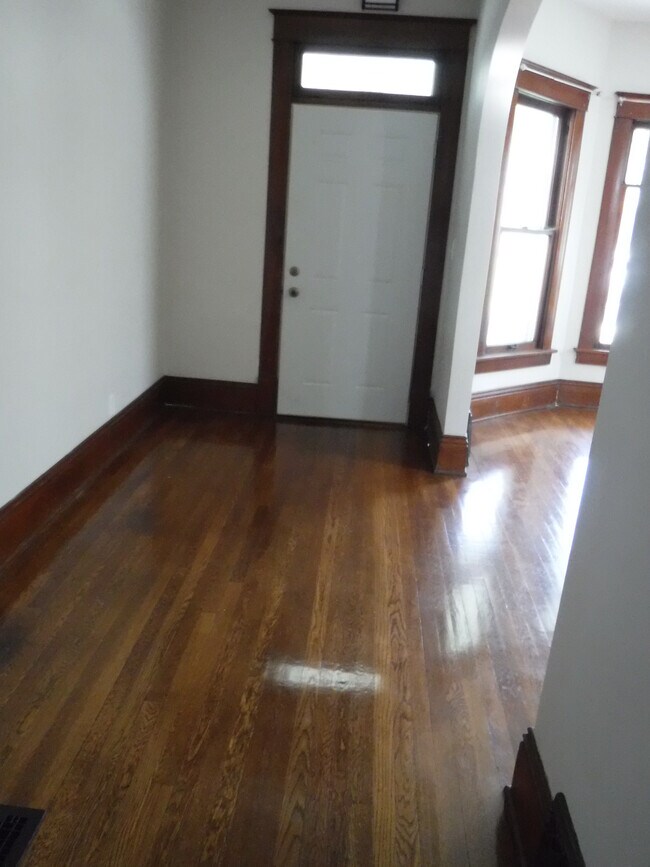 Building Photo - 2714 Renick St