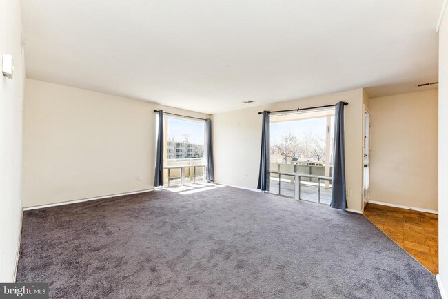 Foto del edificio - 7208 Donnell Pl