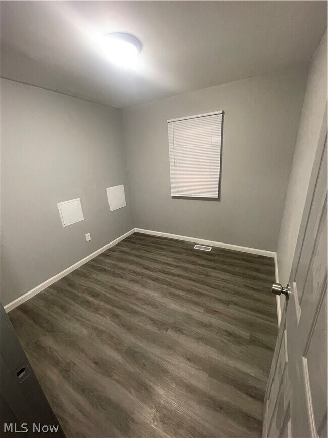 Foto del edificio - 12007 Beulah Ave