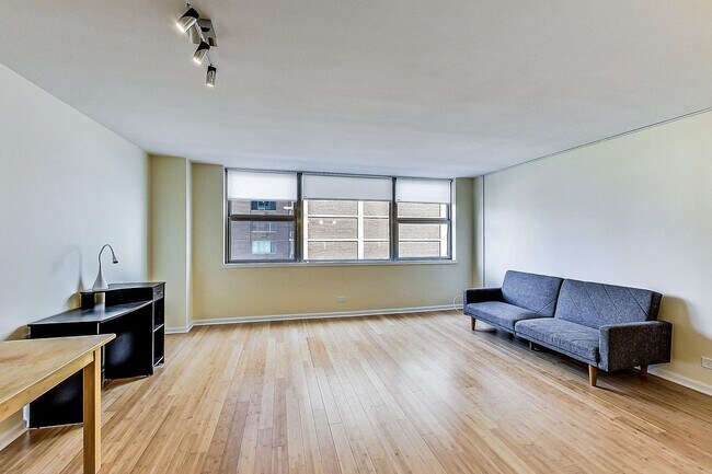 Foto del edificio - 6301 N Sheridan Rd