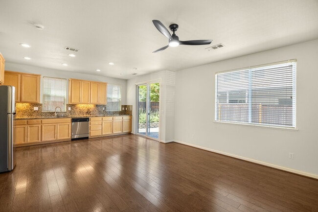 Building Photo - 501 Dolcetto Ct