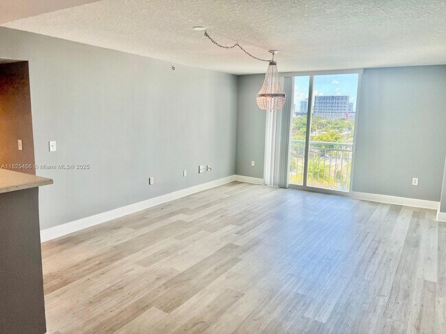 Foto del edificio - 3000 Coral Wy