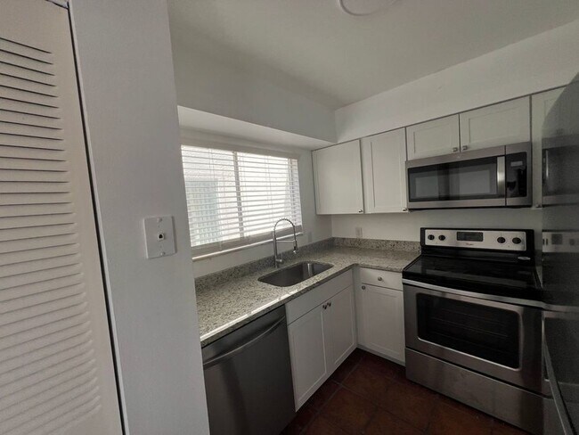 Building Photo - 151 Mariposa
