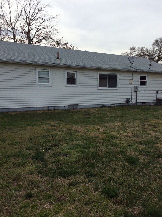 Building Photo - Coming Soon – Renovated 3-Bedroom Home in ...