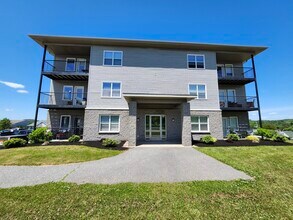 Building Photo - 25 Magazine St