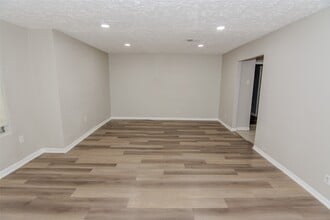 Building Photo - 1307 Pecan Dr