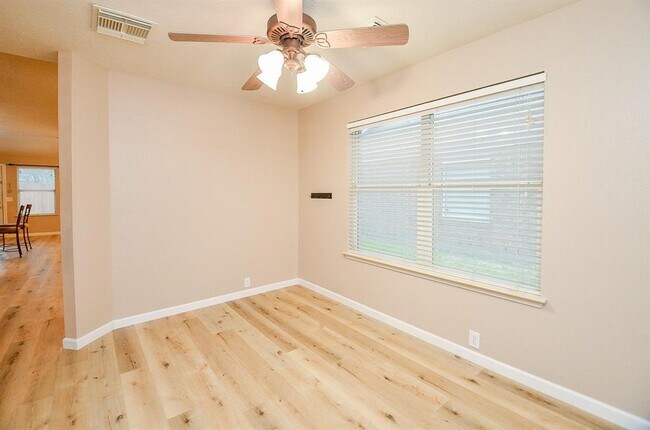 Building Photo - 4818 King Hallow Ln