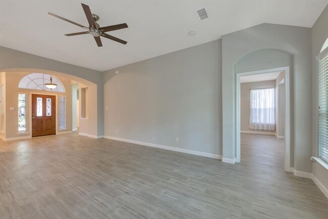 Foto del edificio - 26 Hidden Meadow Dr