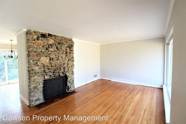 Building Photo - 3 br, 1.5 bath House - 714 Vanderbrook Rd