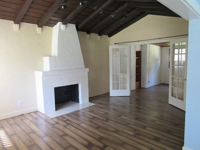 Foto del edificio - 4189 Greenbush Ave