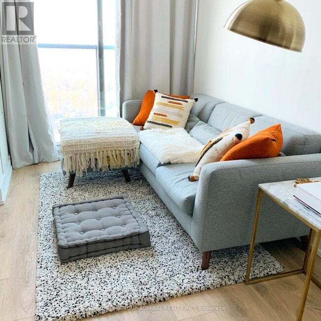 Building Photo - 150 Fairview Mall Dr