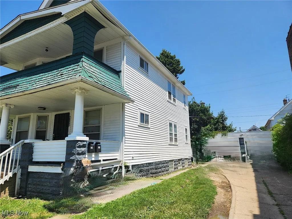 2821 E 122nd St Cleveland, OH 44120 – photo 4