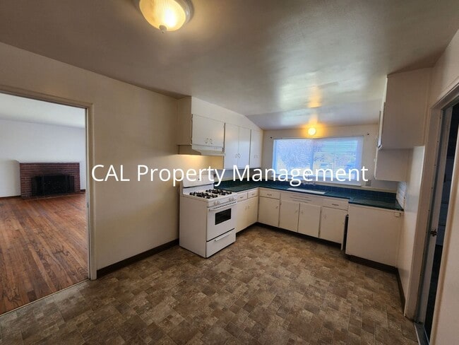 Foto del edificio - 430 E Laurel Dr