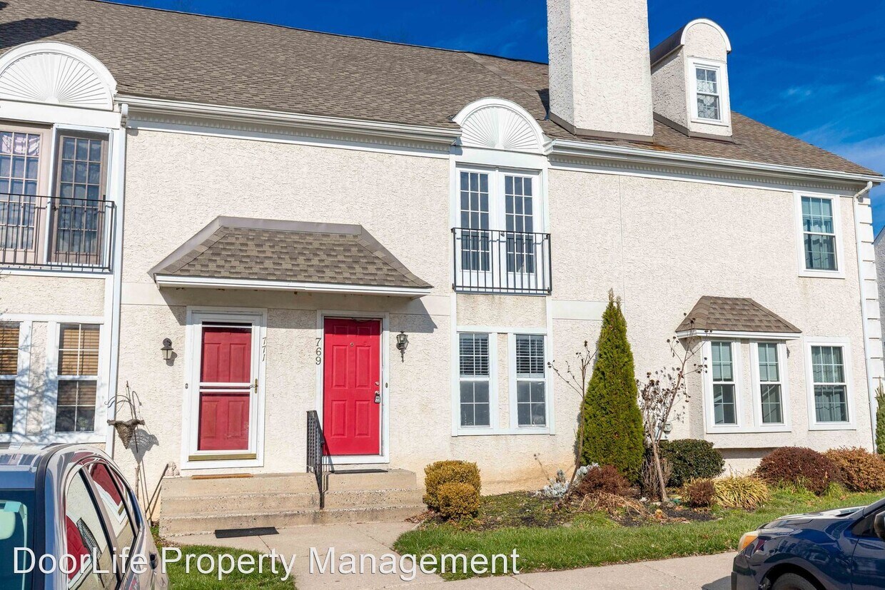 3 br, 3.5 bath House 769 Bradford Terrace House Rental in West