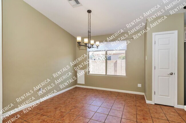 Building Photo - 4976 W Rosebay Dr